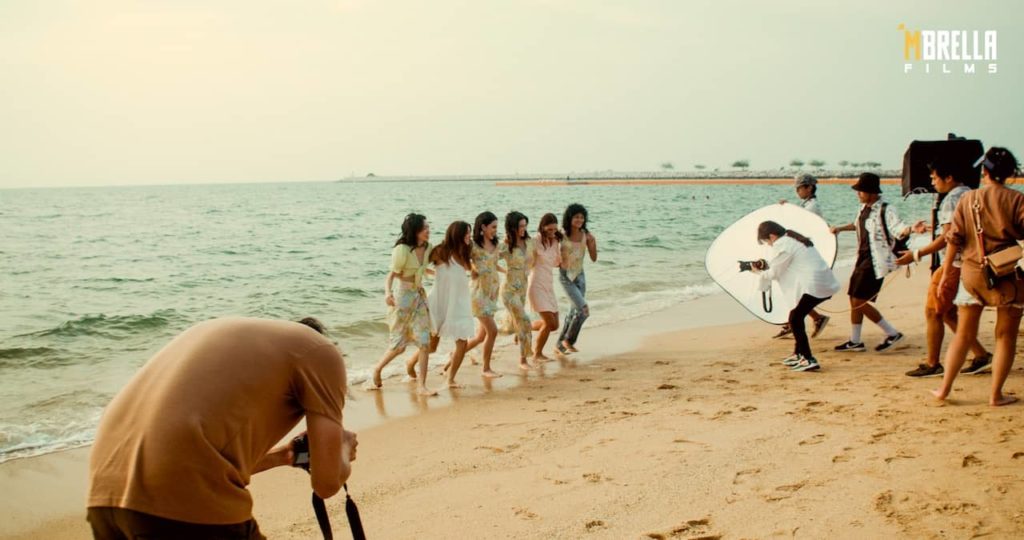 Pomelo Fashion Behind the Scenes Pomelo Girls Beach Photo Spot